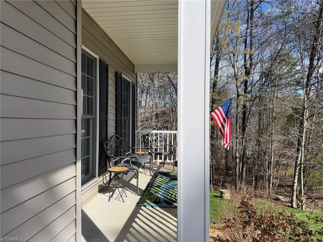 8706 M G Trail, Stokesdale, NC 27357