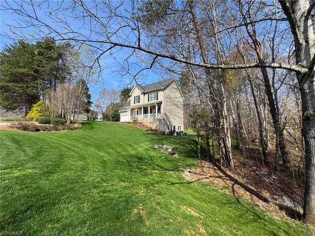 8706 M G Trail, Stokesdale, NC 27357