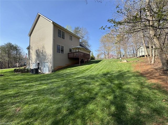 8706 M G Trail, Stokesdale, NC 27357