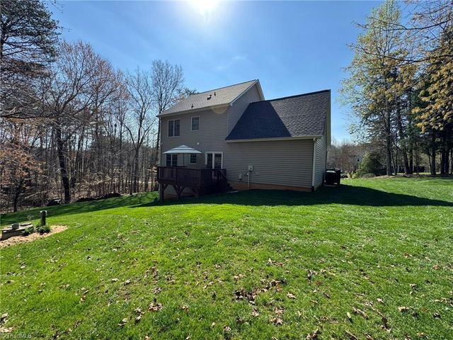 8706 M G Trail, Stokesdale, NC 27357