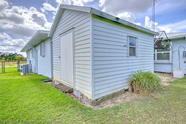 130 Mango Road NE, Lake Placid, FL 33852