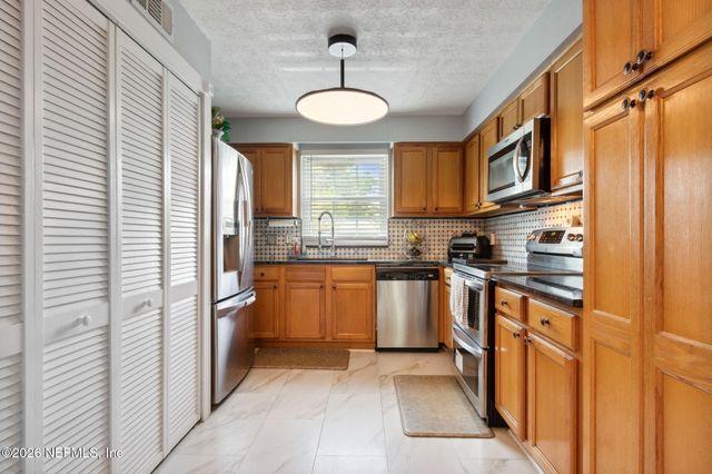 4915 BAYMEADOWS Road 6A, Jacksonville, FL 32217