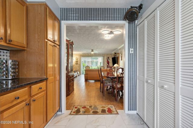 4915 BAYMEADOWS Road 6A, Jacksonville, FL 32217