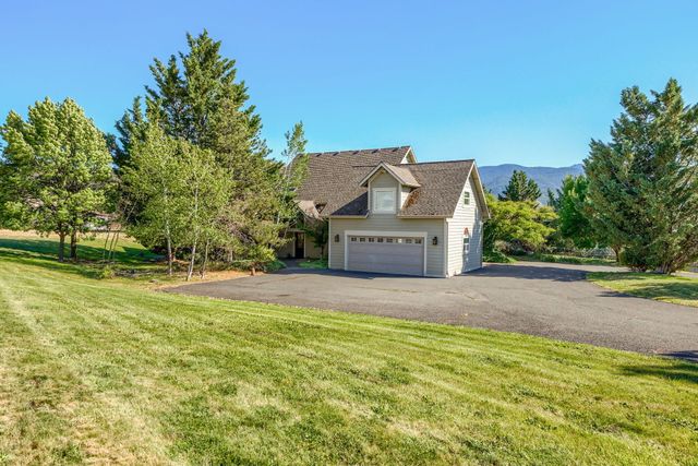 2101 Dead Indian Memorial Road, Ashland, OR 97520