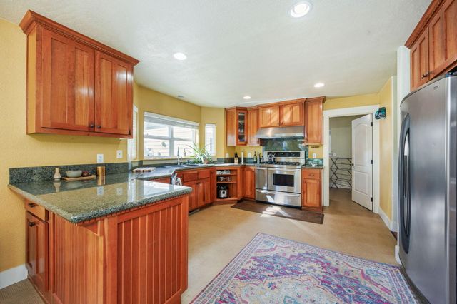 2101 Dead Indian Memorial Road, Ashland, OR 97520