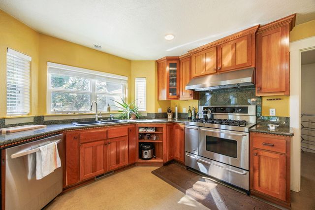 2101 Dead Indian Memorial Road, Ashland, OR 97520