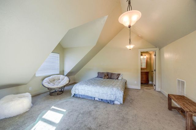 2101 Dead Indian Memorial Road, Ashland, OR 97520