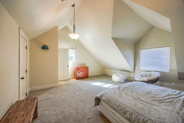 2101 Dead Indian Memorial Road, Ashland, OR 97520