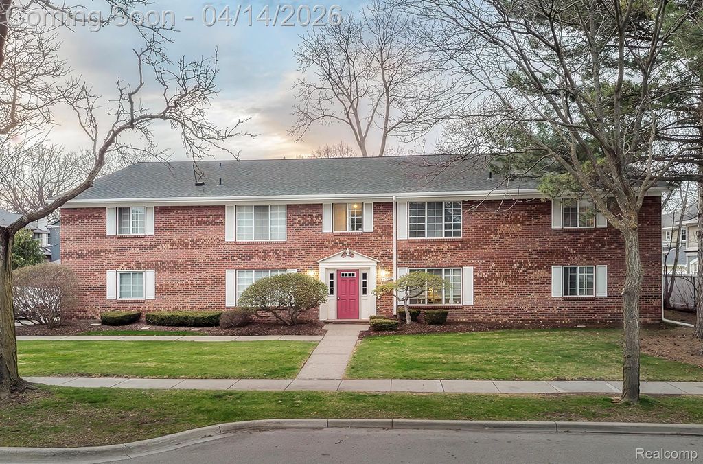 575 E Lincoln Street, Birmingham, MI 48009