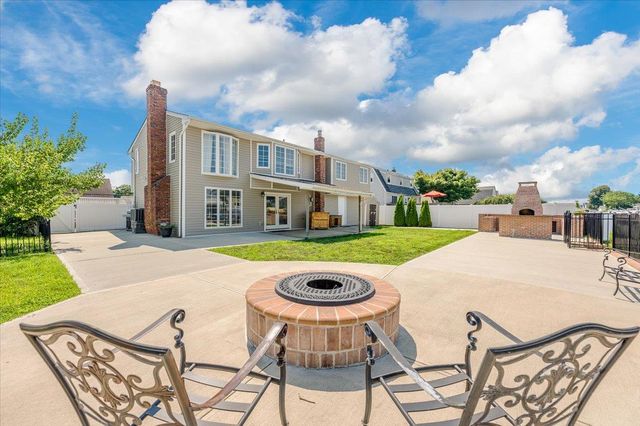 101 Jetmore Place, Massapequa, NY 11758