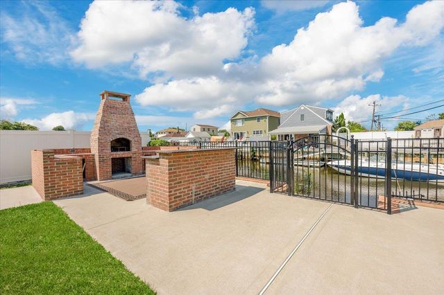 101 Jetmore Place, Massapequa, NY 11758