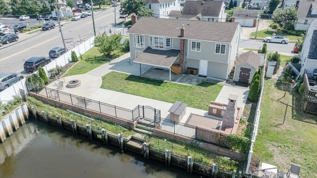 101 Jetmore Place, Massapequa, NY 11758