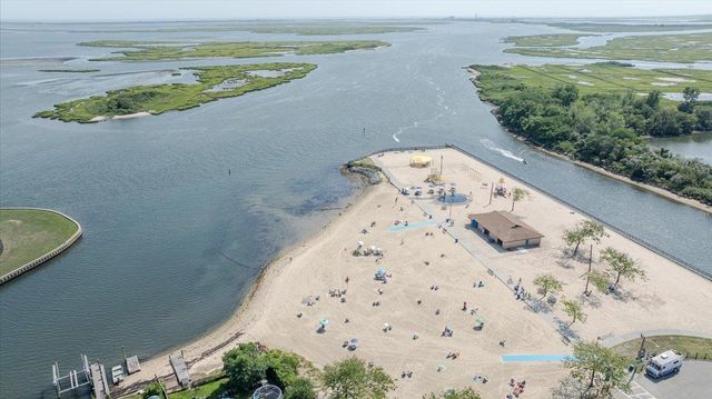 101 Jetmore Place, Massapequa, NY 11758