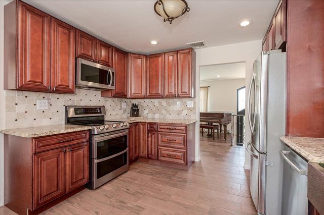 101 Jetmore Place, Massapequa, NY 11758
