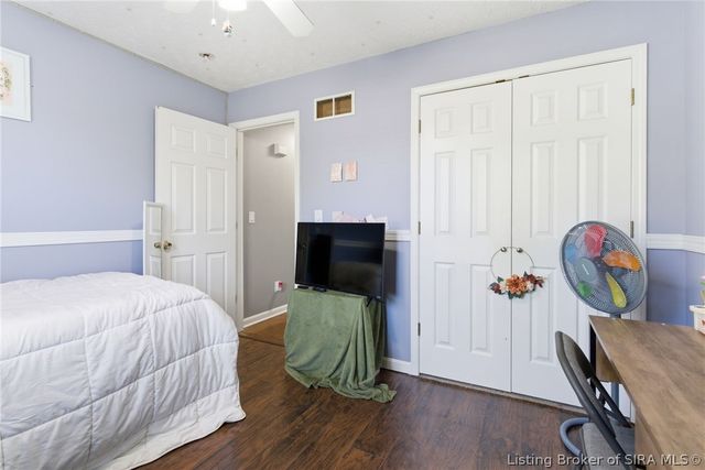 1117 Lakeview Drive, Borden, IN 47106