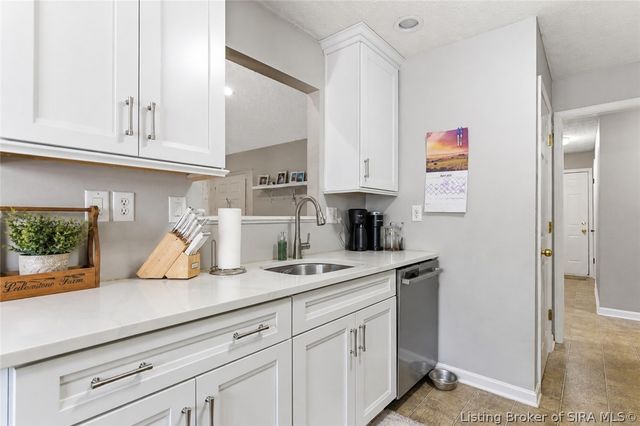1117 Lakeview Drive, Borden, IN 47106