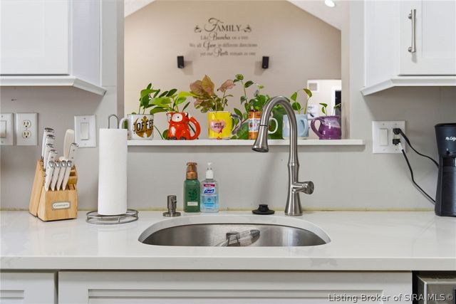 1117 Lakeview Drive, Borden, IN 47106