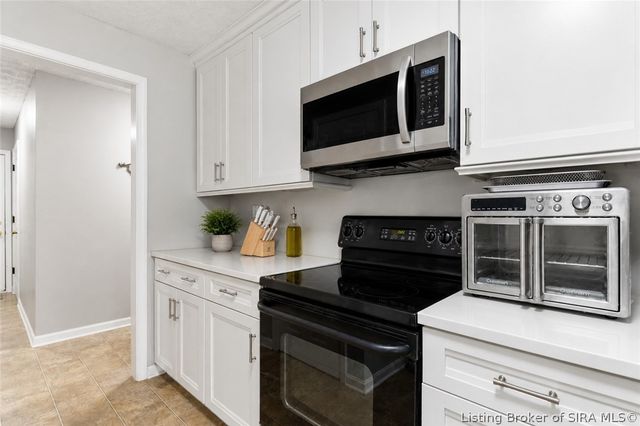 1117 Lakeview Drive, Borden, IN 47106