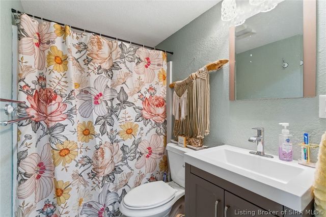 1117 Lakeview Drive, Borden, IN 47106