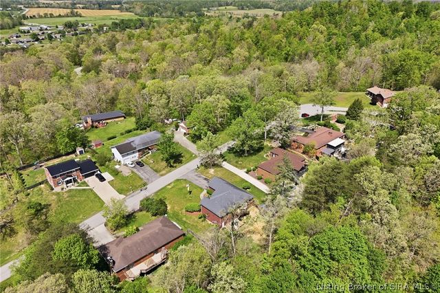 1117 Lakeview Drive, Borden, IN 47106