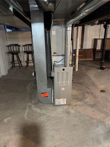 7733 Barrie Street, Dearborn, MI 48126