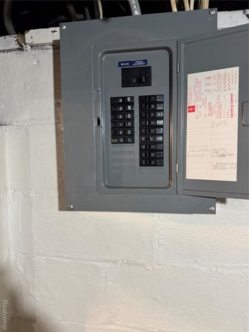 7733 Barrie Street, Dearborn, MI 48126