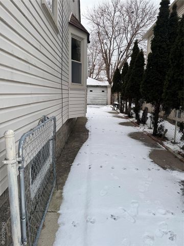 7733 Barrie Street, Dearborn, MI 48126