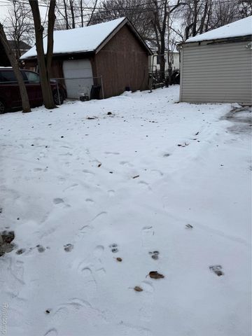 7733 Barrie Street, Dearborn, MI 48126