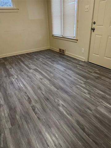 7733 Barrie Street, Dearborn, MI 48126