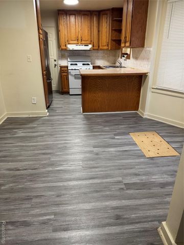 7733 Barrie Street, Dearborn, MI 48126