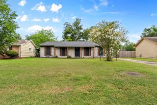117 Cannon Street, Clute, TX 77531