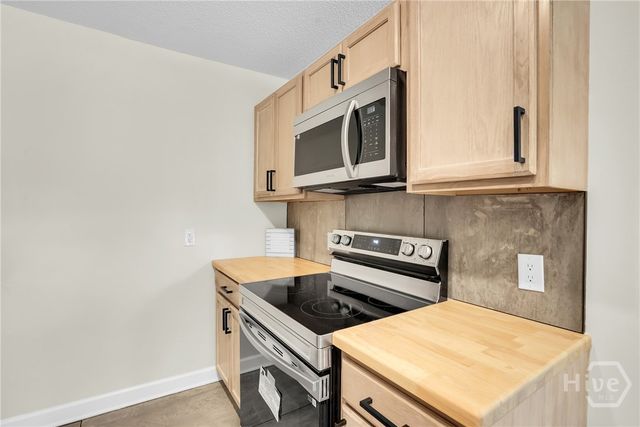 28 Gerald Drive, Savannah, GA 31406