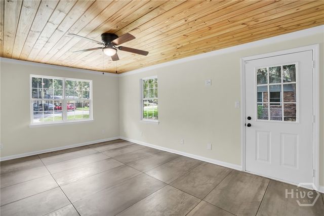 28 Gerald Drive, Savannah, GA 31406