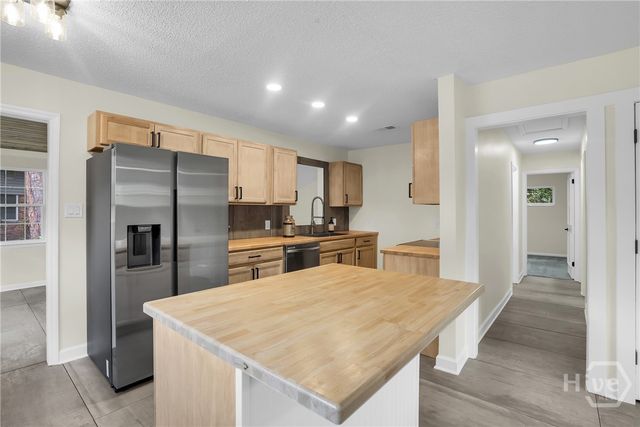 28 Gerald Drive, Savannah, GA 31406