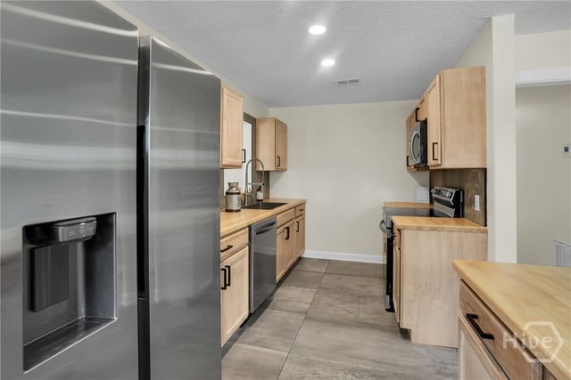 28 Gerald Drive, Savannah, GA 31406