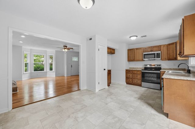 1307 Sun Valley Rd, Clarksville, TN 37040