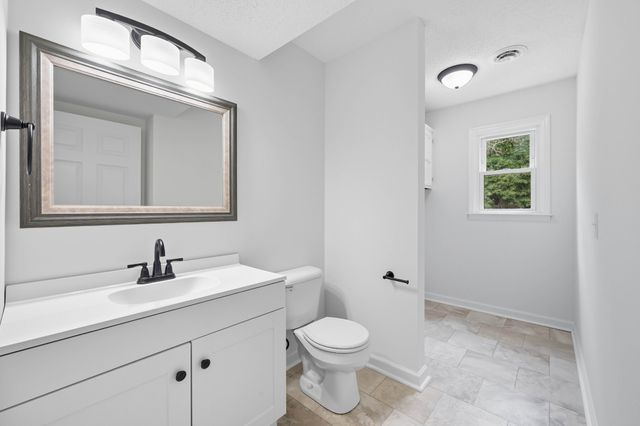 1307 Sun Valley Rd, Clarksville, TN 37040