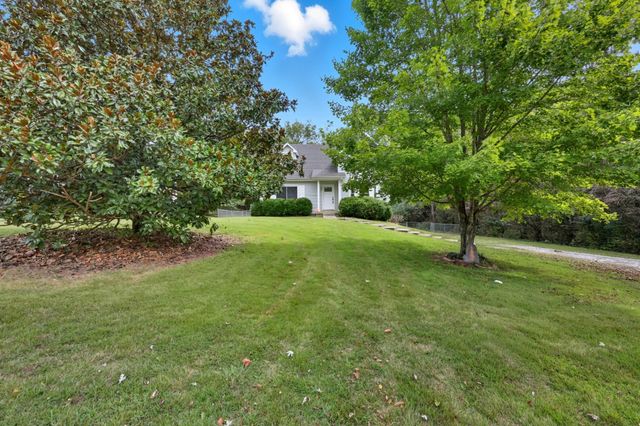 1307 Sun Valley Rd, Clarksville, TN 37040