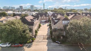 2827 Briarhurst Park, Houston, TX 77057