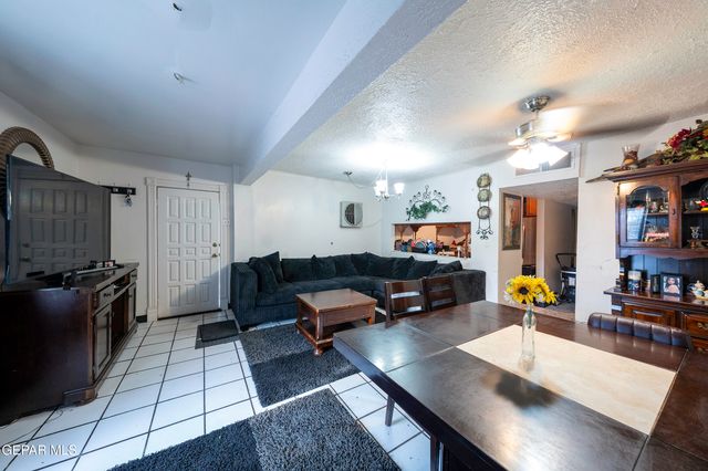 104 CALLE DIAZ, Sunland Park, NM 88063