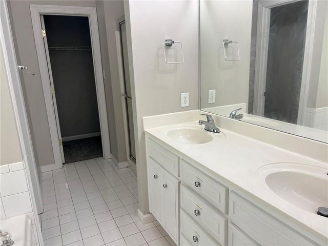 130 Cutstone Court, Fayetteville, GA 30215