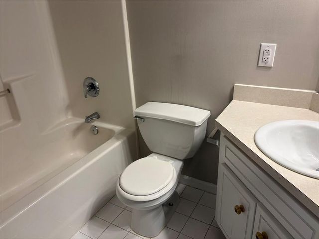 130 Cutstone Court, Fayetteville, GA 30215