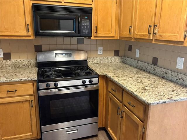 130 Cutstone Court, Fayetteville, GA 30215