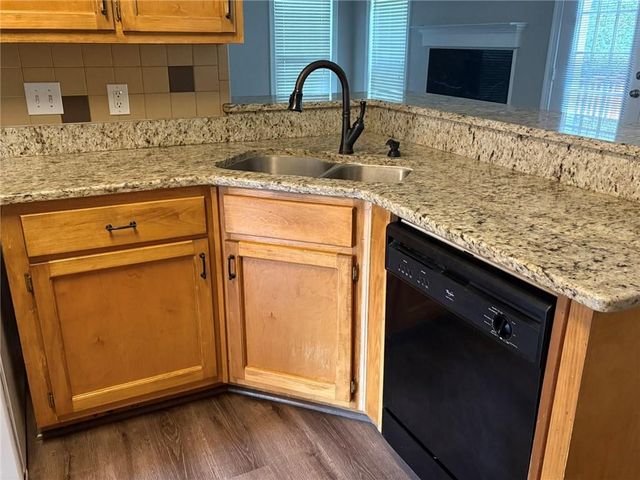 130 Cutstone Court, Fayetteville, GA 30215