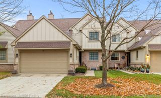 746 Red Maple Lane, Wixom, MI 48393