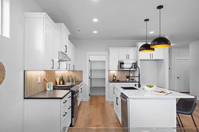 13310 N Starling Ln, Spokane, WA 99208