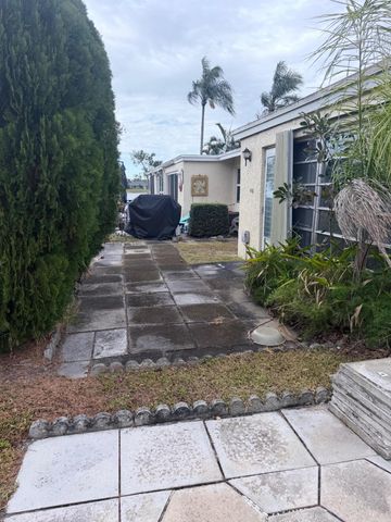 13777 Flora Place B, Delray Beach, FL 33484