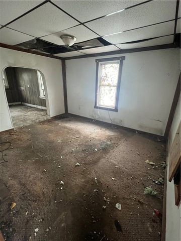 1204 Sutherland St, Sheraden, PA 15204