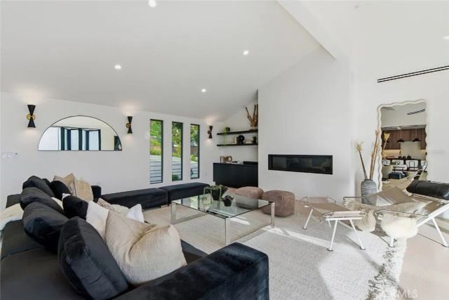 1764 E Loma Alta, Altadena, CA 91001