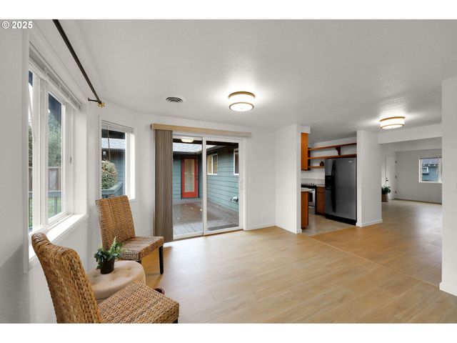 837 ARMSTRONG Ave, Eugene, OR 97404